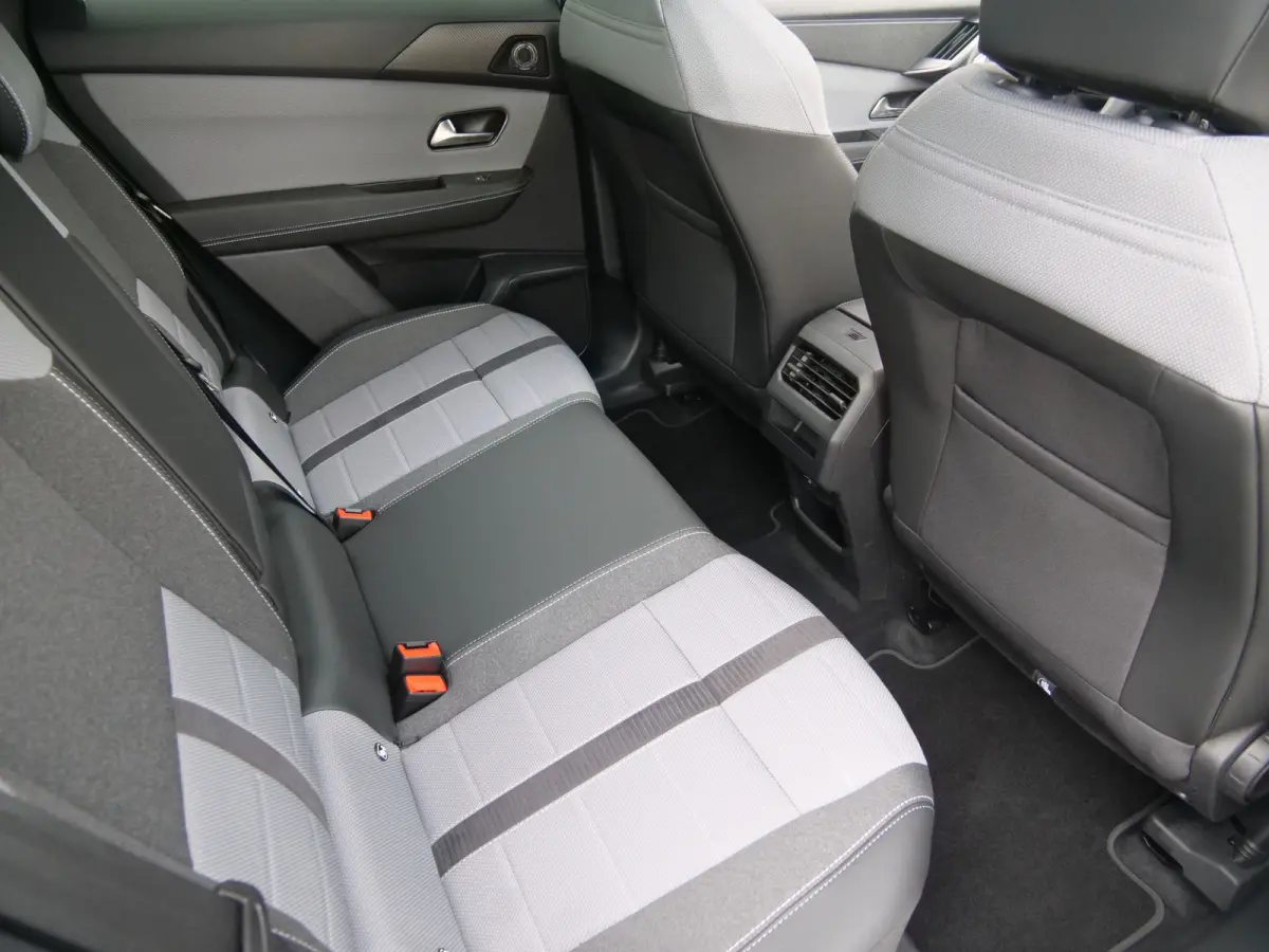 1.2 Turbo Hybrid GS 145 Pk Automaat Navigatie / DAB / Apple Carplay / Pano-dak / Winterpack