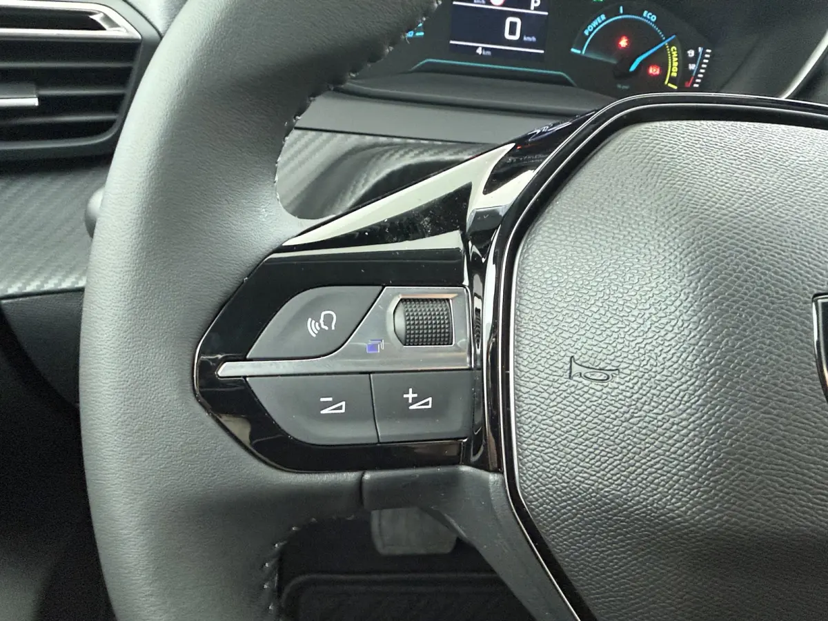| Demo Deal | 1.2 Hybrid 110 e-DCS6 Business | 10" HD-touchscreen met PEUGEOT i-Connect® Advanced Navigatie | Automatische verlichting | Elektrische parkeerrem