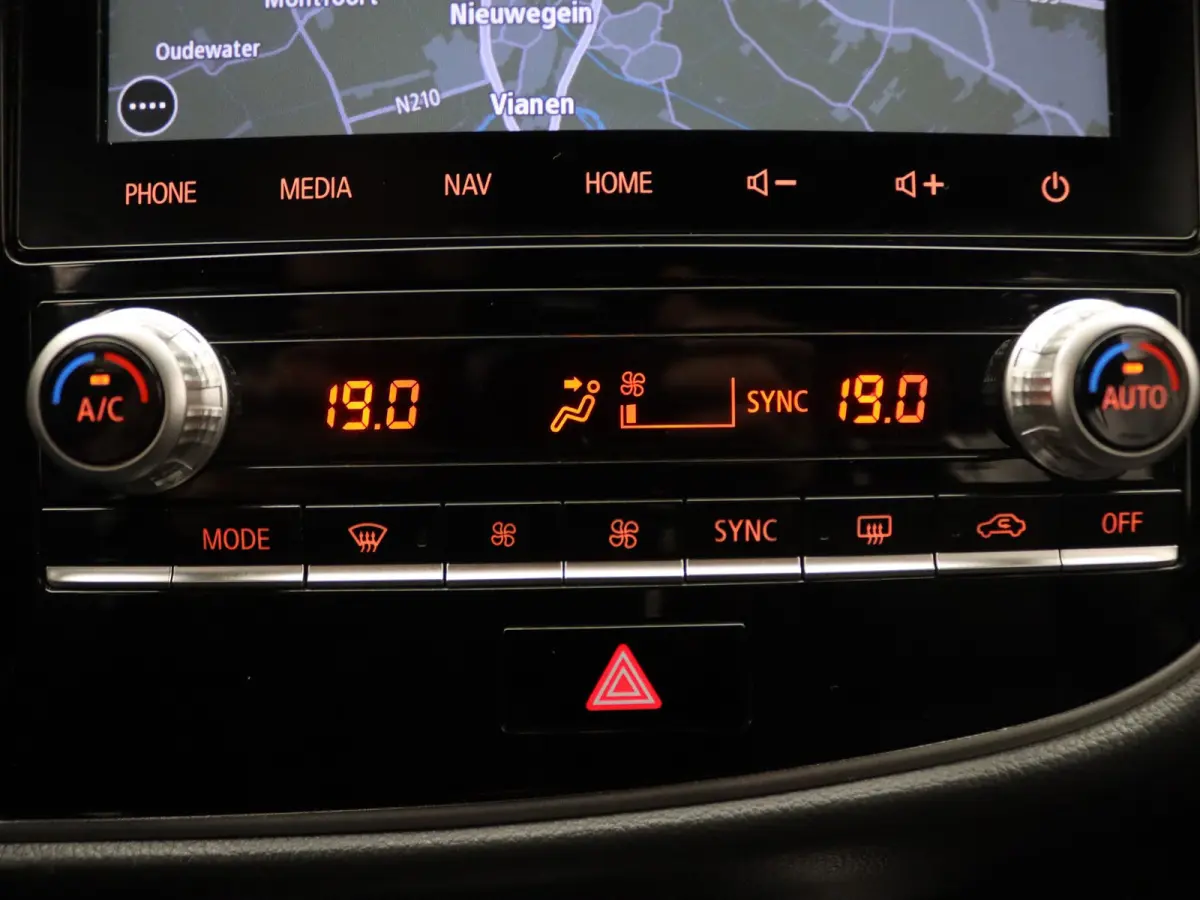 224pk PHEV Instyle Apple Carplay/Android Auto | Climate