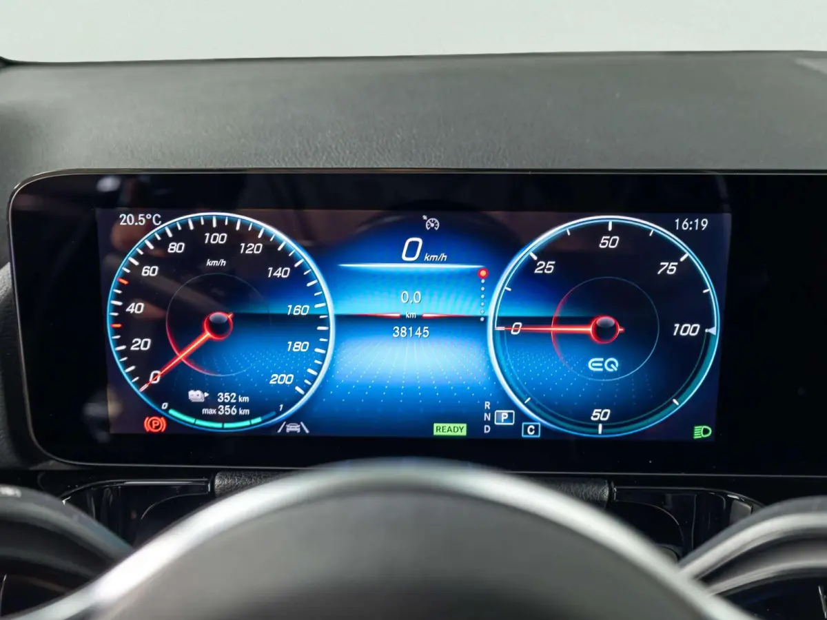 250 Business Solution Luxury 67 kWh | Panorama dak