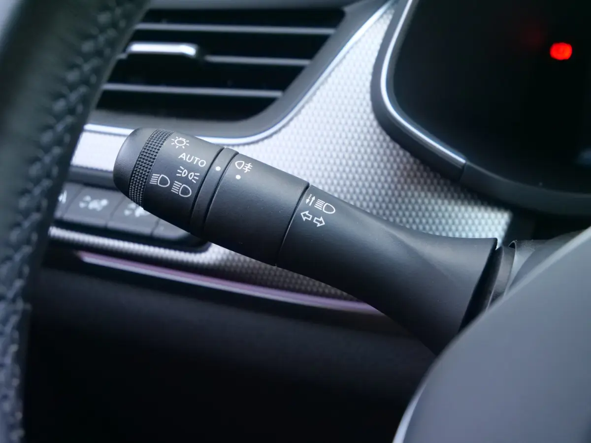 1.6 E-Tech Hybrid 145 Pk Zen Automaat Navigatie / DAB / Apple Carplay / Camera / Stoelverwarming