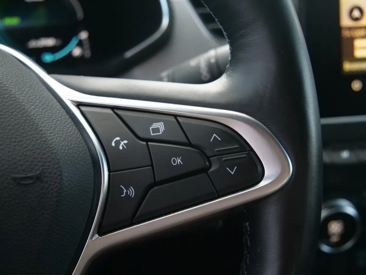 1.6 E-Tech Hybrid 145 Pk Zen Automaat Navigatie / DAB / Apple Carplay / Camera / Stoelverwarming