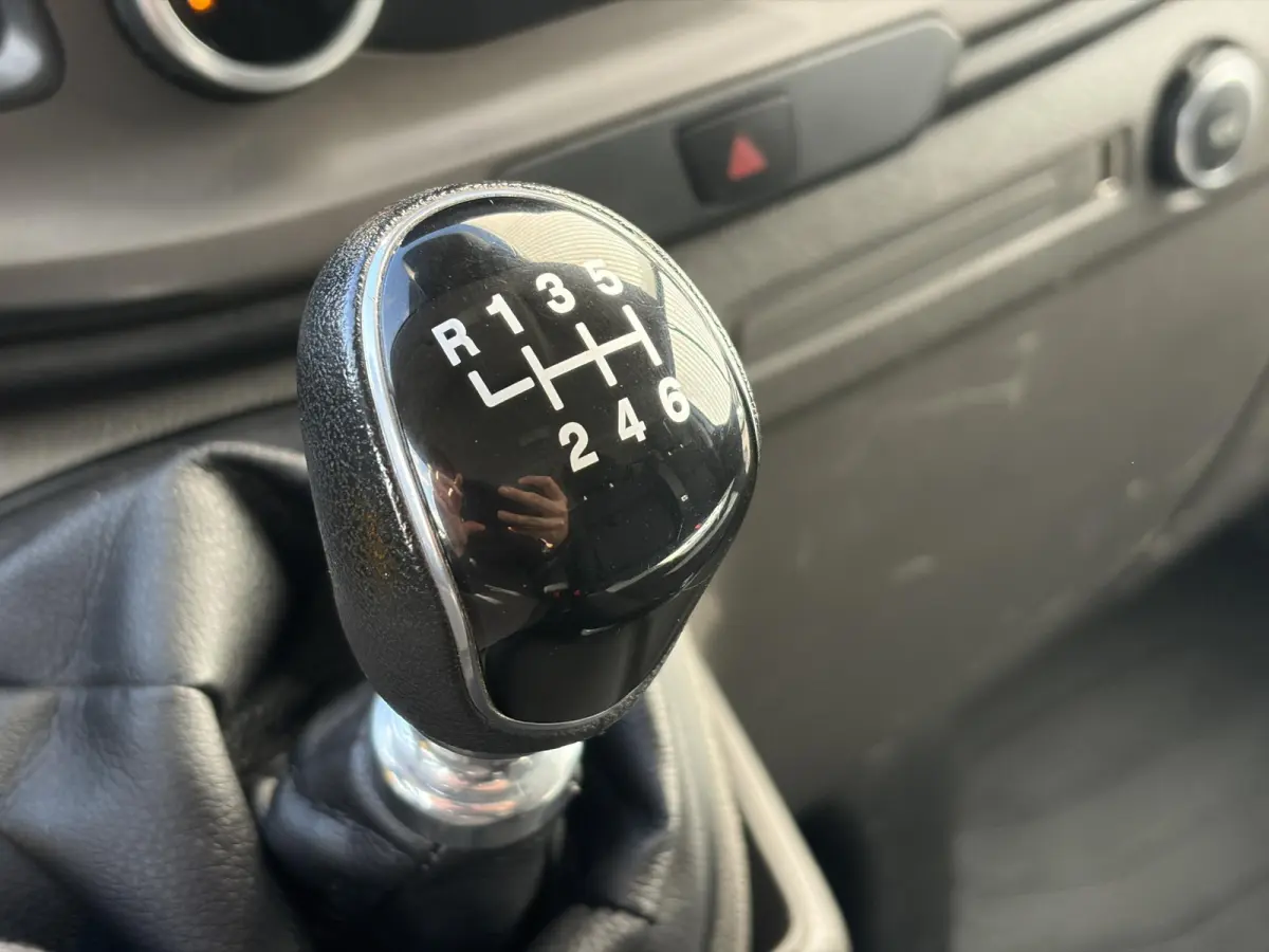 300 2.0 TDCI L1H1*HAAK*CAM*A/C*CRUISE*3-PERS*PDC*