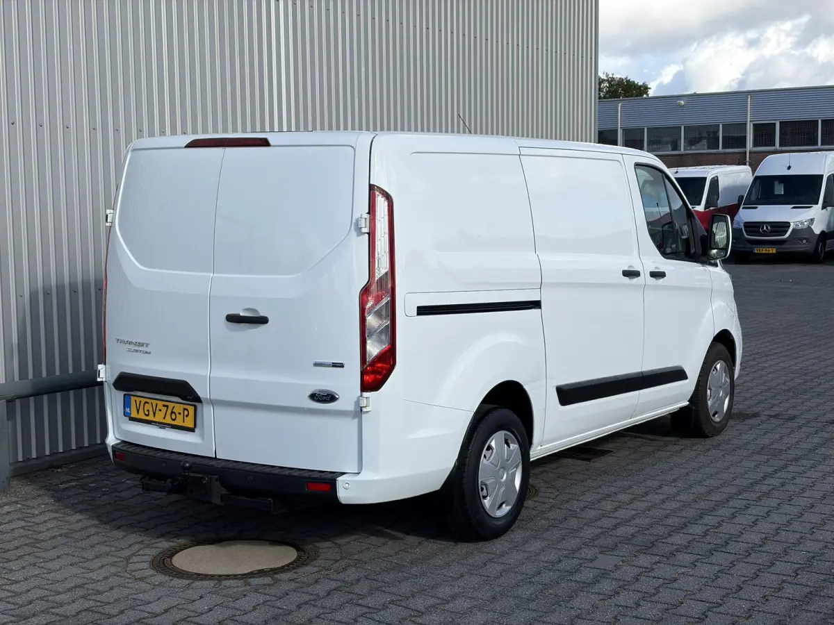 300 2.0 TDCI L1H1*HAAK*CAM*A/C*CRUISE*3-PERS*PDC*