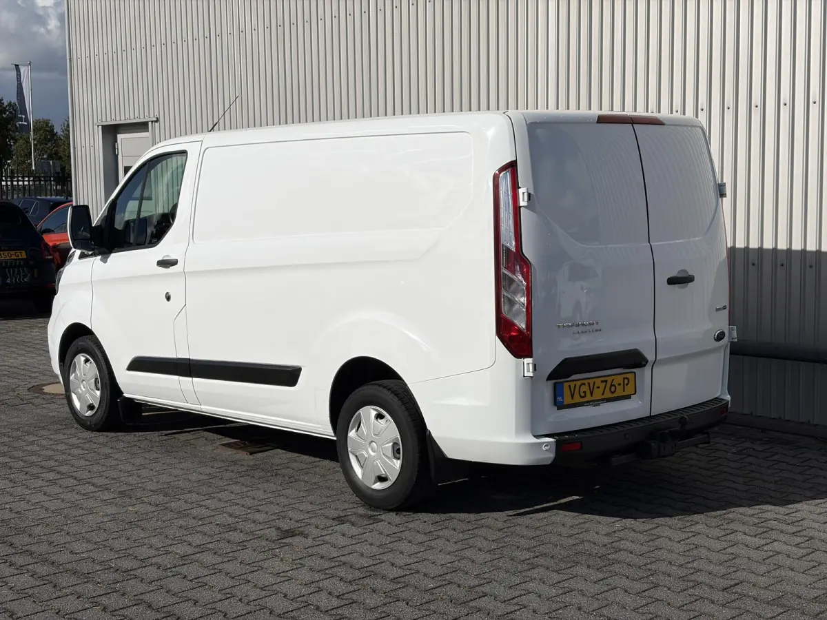 300 2.0 TDCI L1H1*HAAK*CAM*A/C*CRUISE*3-PERS*PDC*
