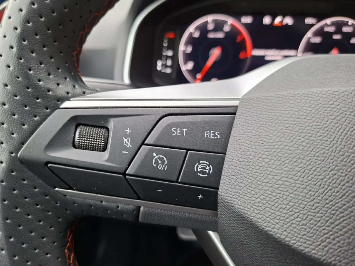 1.0 TSI 115pk FR * Navigatie * Camera * Stoelverwarming * Virtual Cockpit *