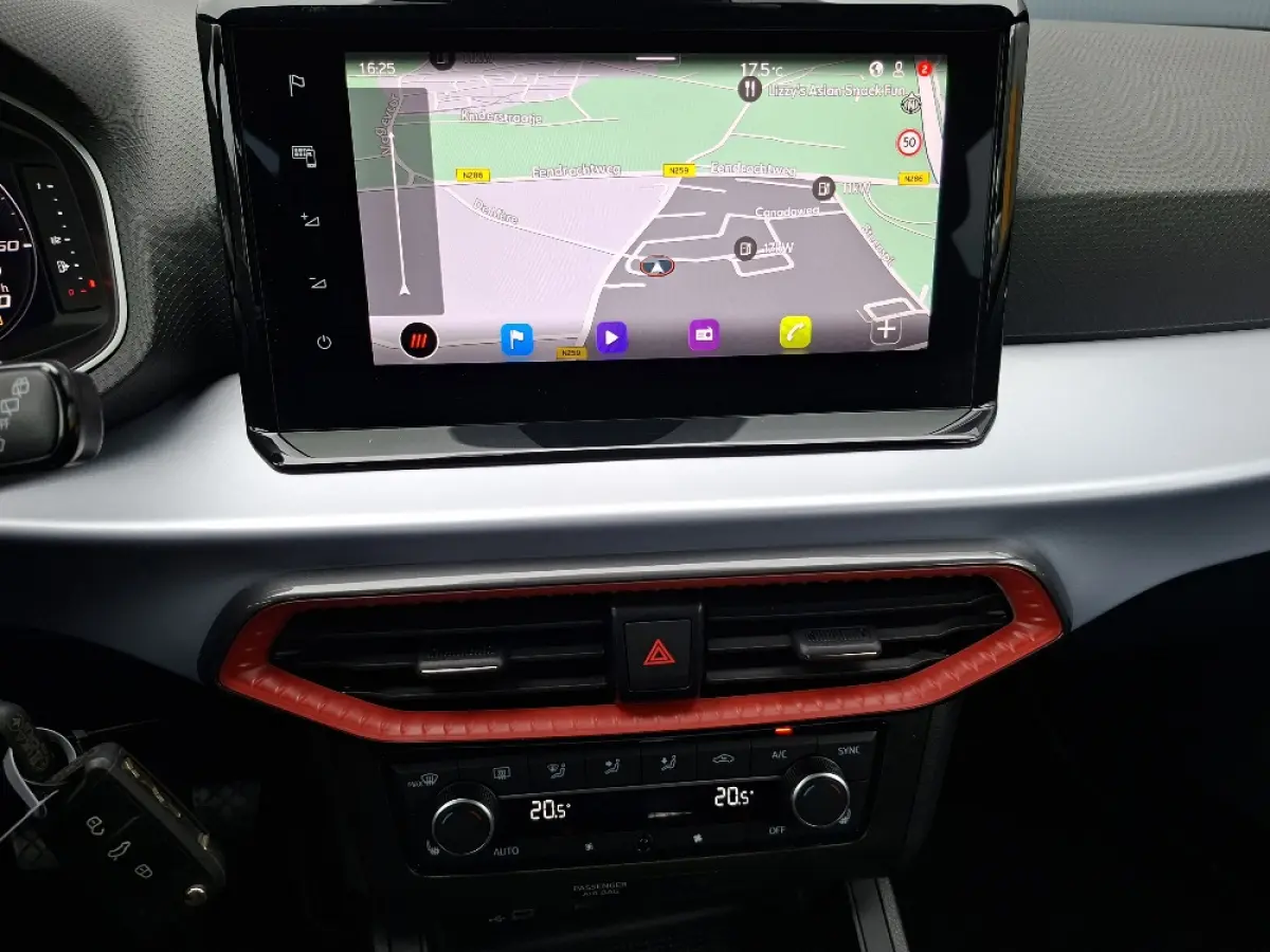 1.0 TSI 115pk FR * Navigatie * Camera * Stoelverwarming * Virtual Cockpit *
