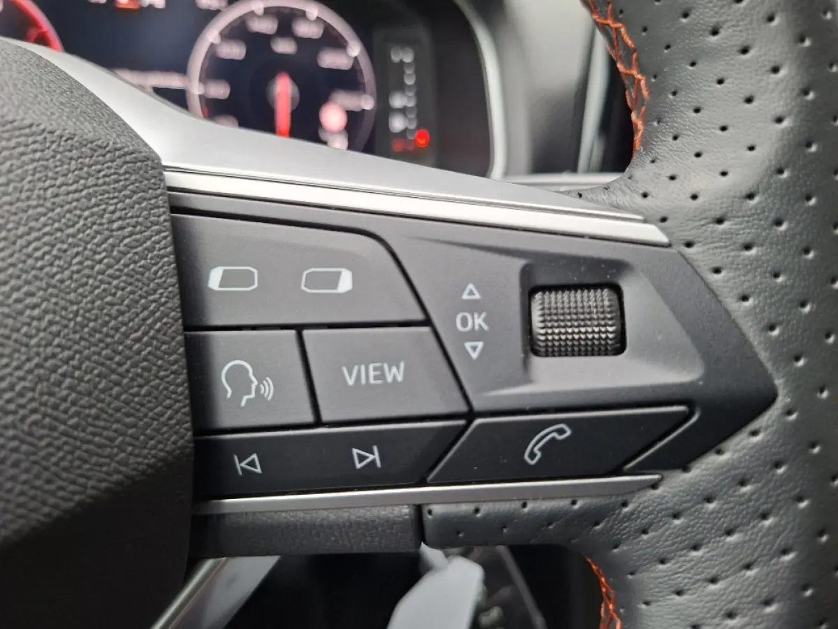 1.0 TSI 115pk FR * Navigatie * Camera * Stoelverwarming * Virtual Cockpit *