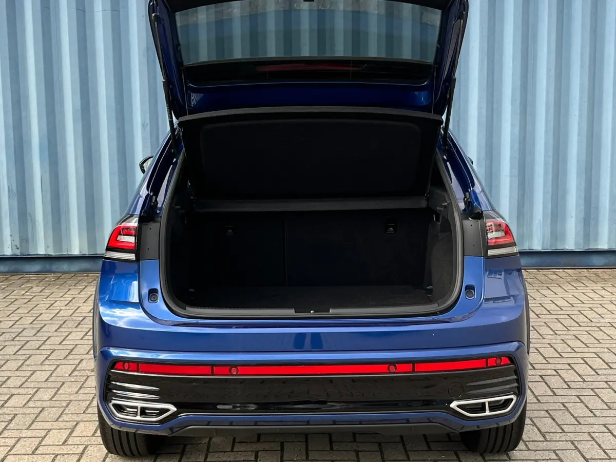 1.0 TSI R-Line Edition Pano/Kanteldak! | Adaptieve Cruise | Dealer Onderhouden! | Digitaal Cockpit | LMV | | Achterspoiler | Audio installatie | Automatische snelheids begrenzing