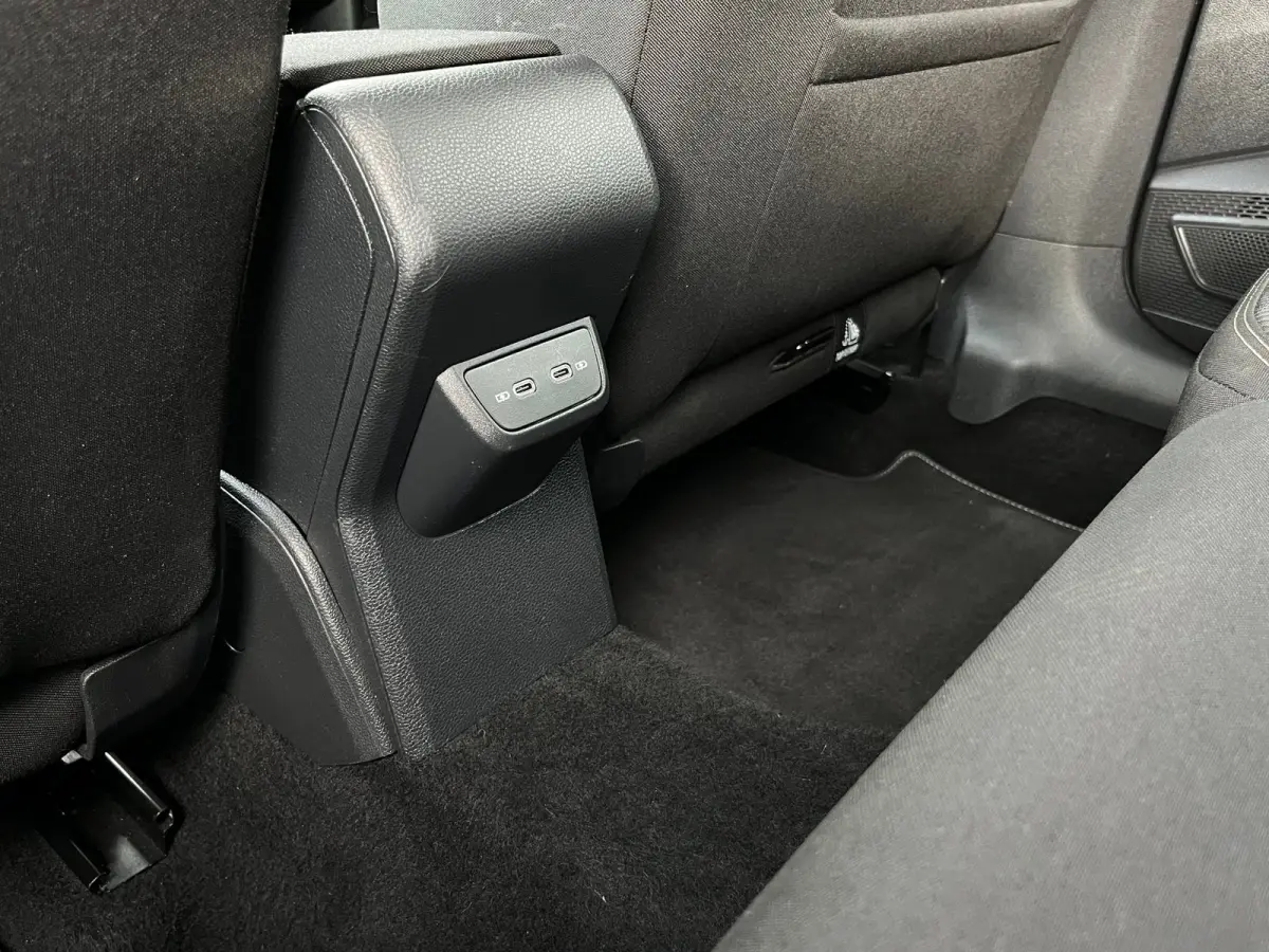 1.0 TSI R-Line Edition Pano/Kanteldak! | Adaptieve Cruise | Dealer Onderhouden! | Digitaal Cockpit | LMV | | Achterspoiler | Audio installatie | Automatische snelheids begrenzing