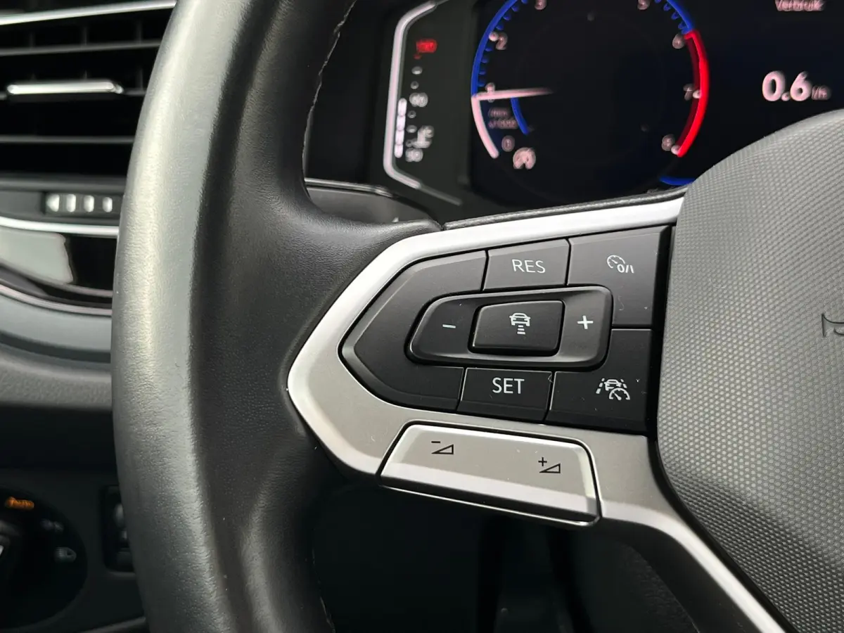 1.0 TSI R-Line Edition Pano/Kanteldak! | Adaptieve Cruise | Dealer Onderhouden! | Digitaal Cockpit | LMV | | Achterspoiler | Audio installatie | Automatische snelheids begrenzing