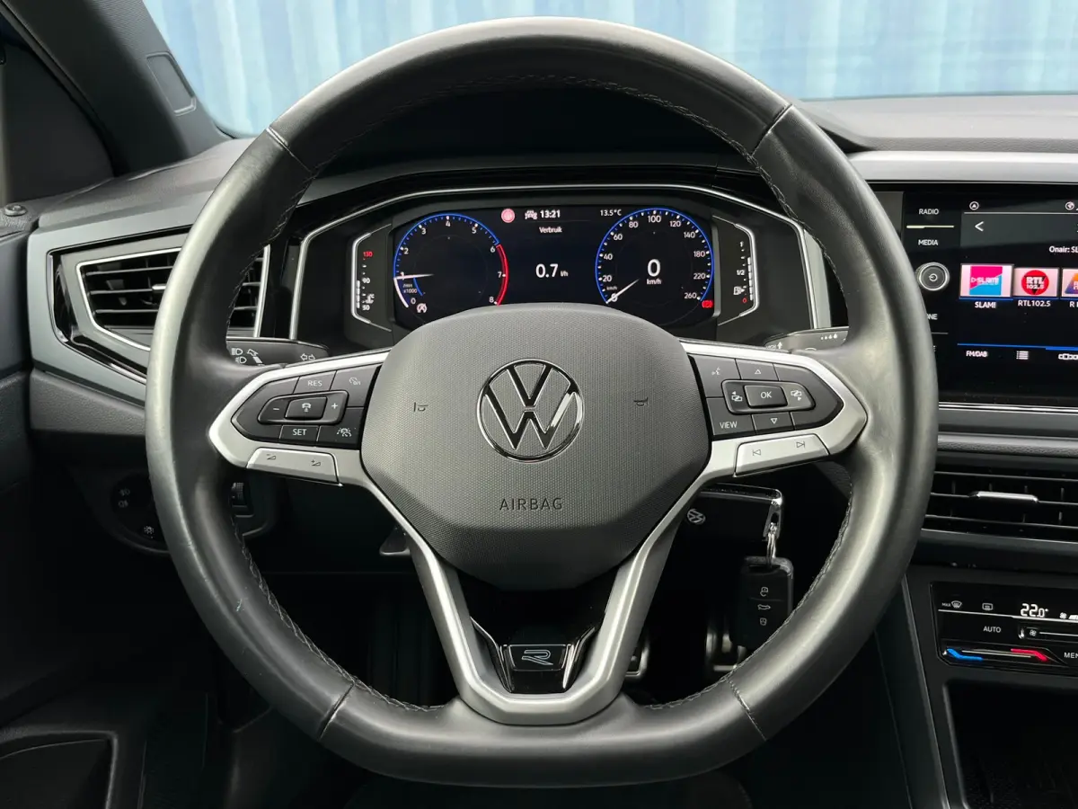 1.0 TSI R-Line Edition Pano/Kanteldak! | Adaptieve Cruise | Dealer Onderhouden! | Digitaal Cockpit | LMV | | Achterspoiler | Audio installatie | Automatische snelheids begrenzing