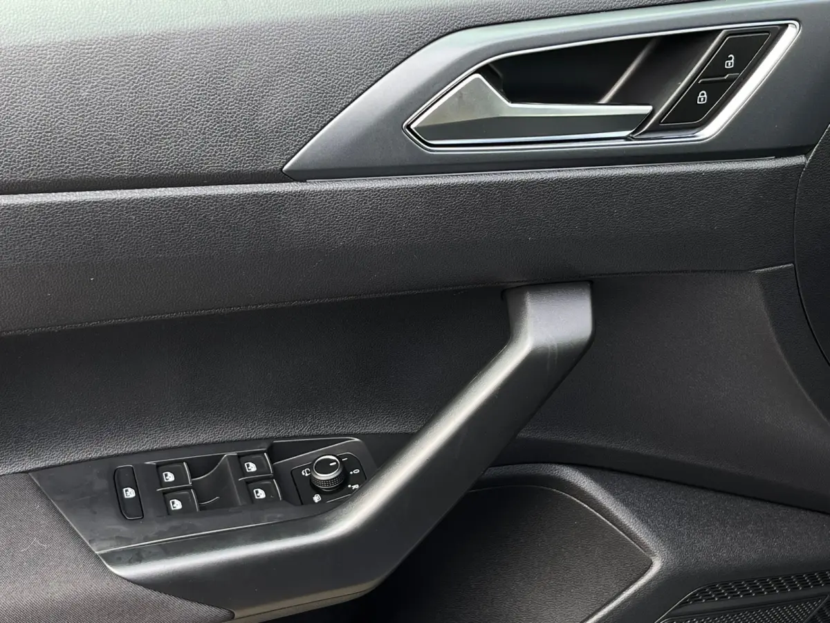 1.0 TSI R-Line Edition Pano/Kanteldak! | Adaptieve Cruise | Dealer Onderhouden! | Digitaal Cockpit | LMV | | Achterspoiler | Audio installatie | Automatische snelheids begrenzing