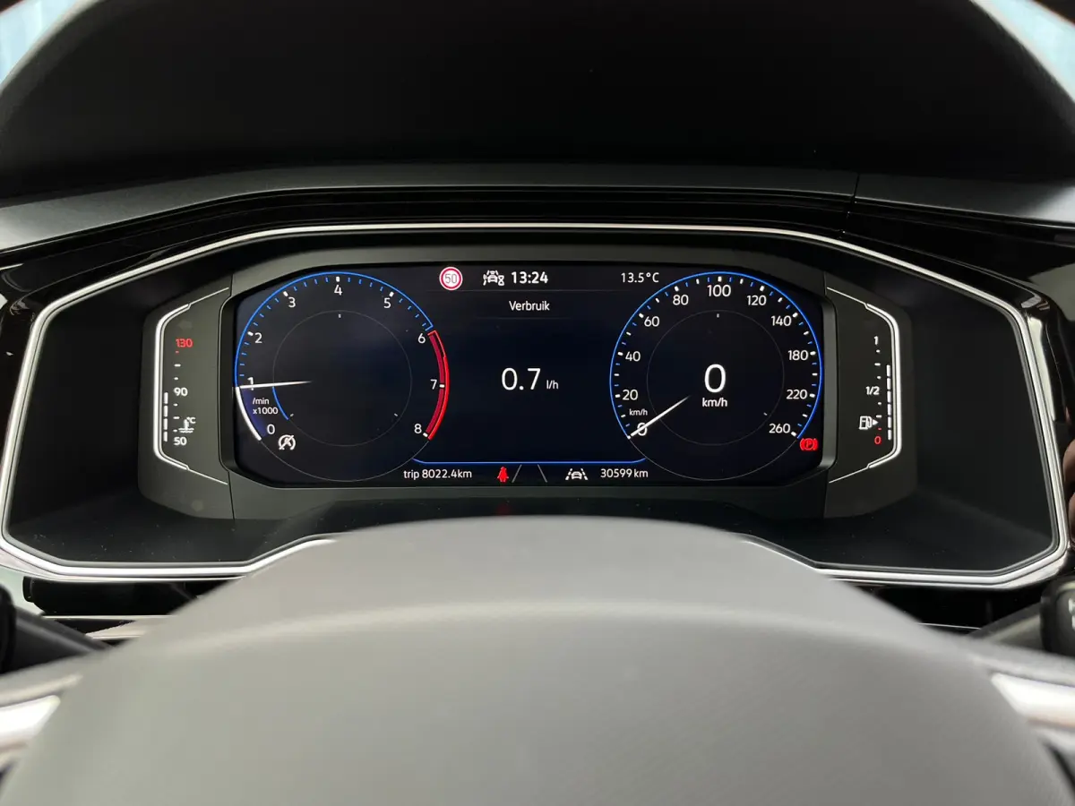 1.0 TSI R-Line Edition Pano/Kanteldak! | Adaptieve Cruise | Dealer Onderhouden! | Digitaal Cockpit | LMV | | Achterspoiler | Audio installatie | Automatische snelheids begrenzing