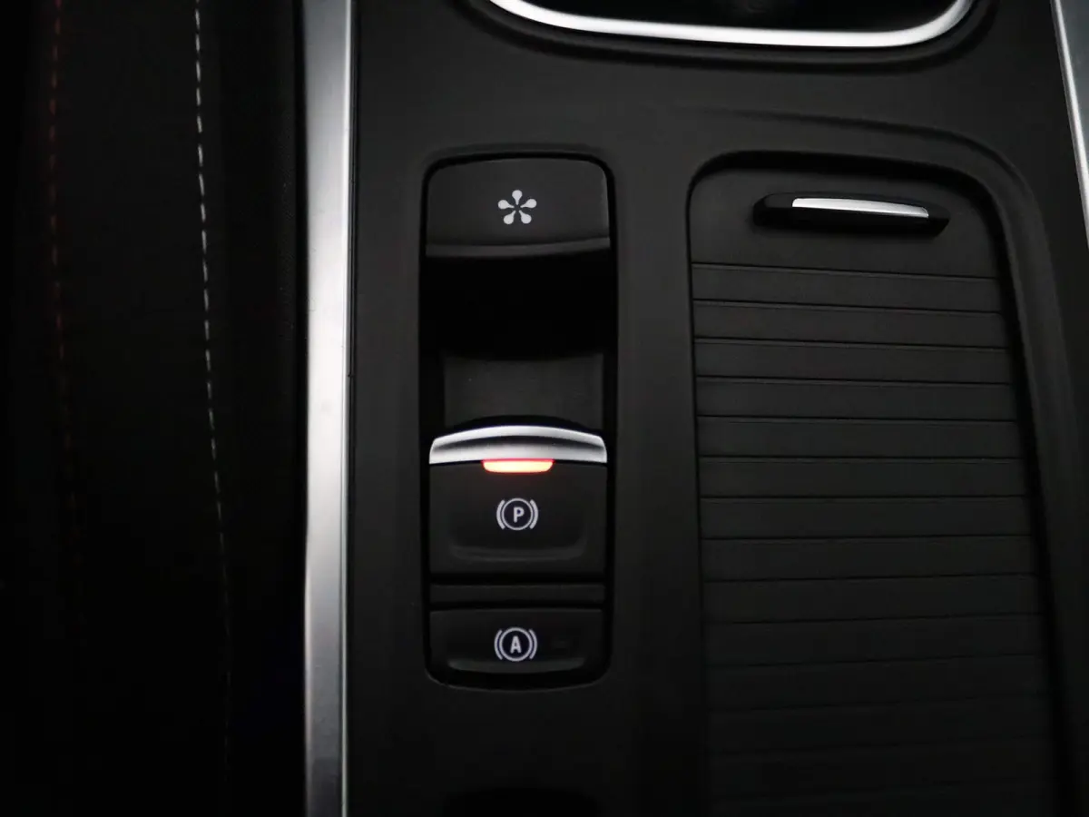 Plug-In Hybrid 160pk R.S. Line Head-Up | Camera | Adapt. Cruise | Parkeersens. v+a | Stoelverw.