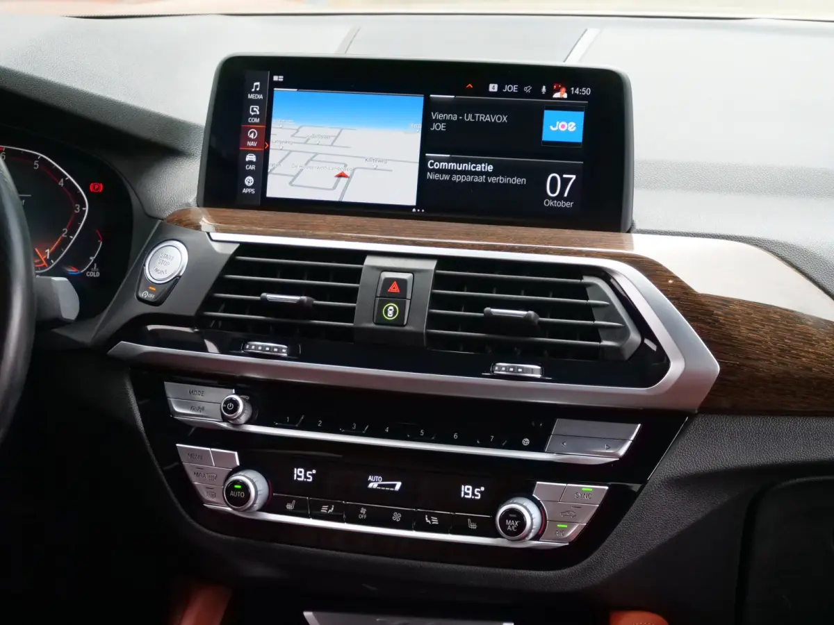 xDrive20i High Executive Edition 184 Pk Automaat M-pakket / Navigatie / DAB / Camera's / 20 inch / Trekhaak