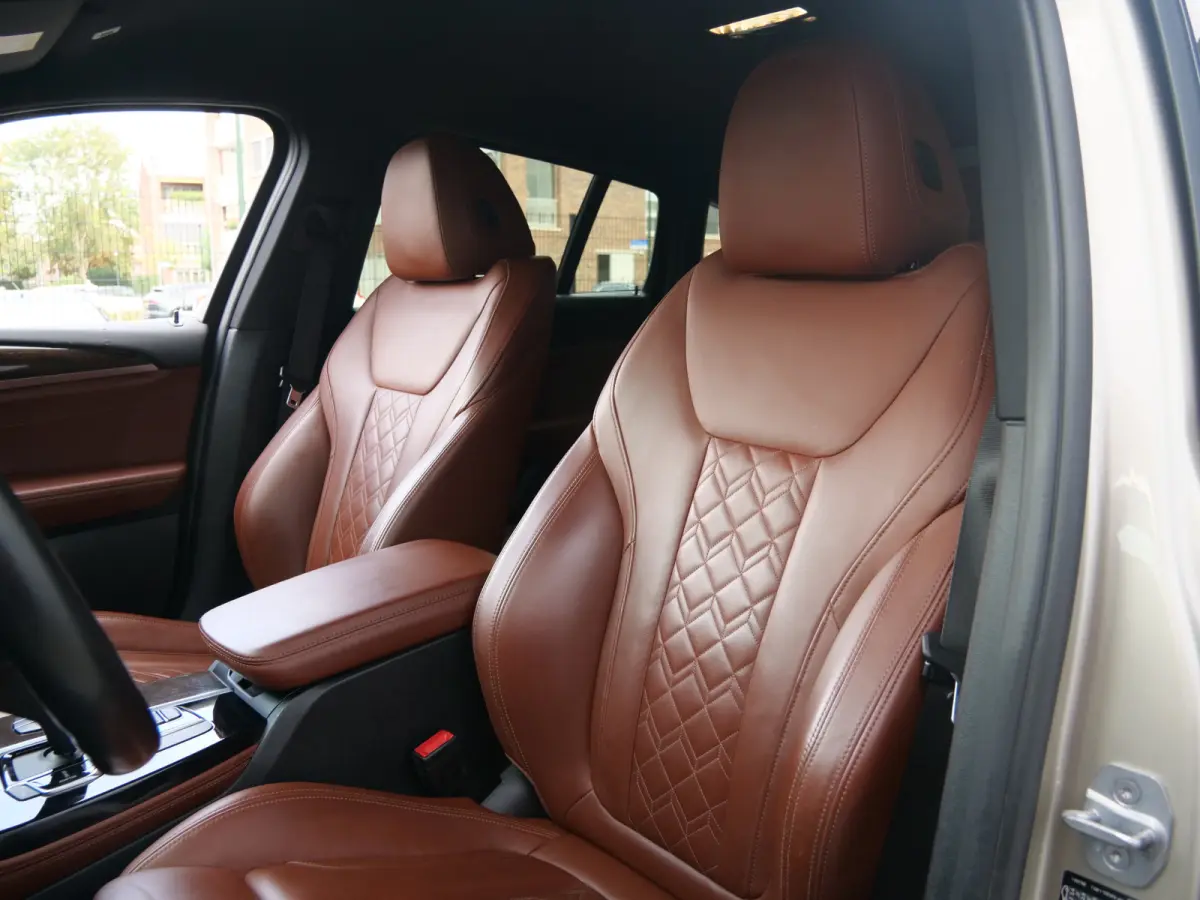xDrive20i High Executive Edition 184 Pk Automaat M-pakket / Navigatie / DAB / Camera's / 20 inch / Trekhaak