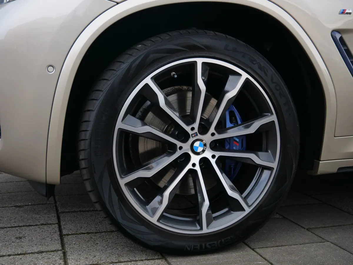 xDrive20i High Executive Edition 184 Pk Automaat M-pakket / Navigatie / DAB / Camera's / 20 inch / Trekhaak