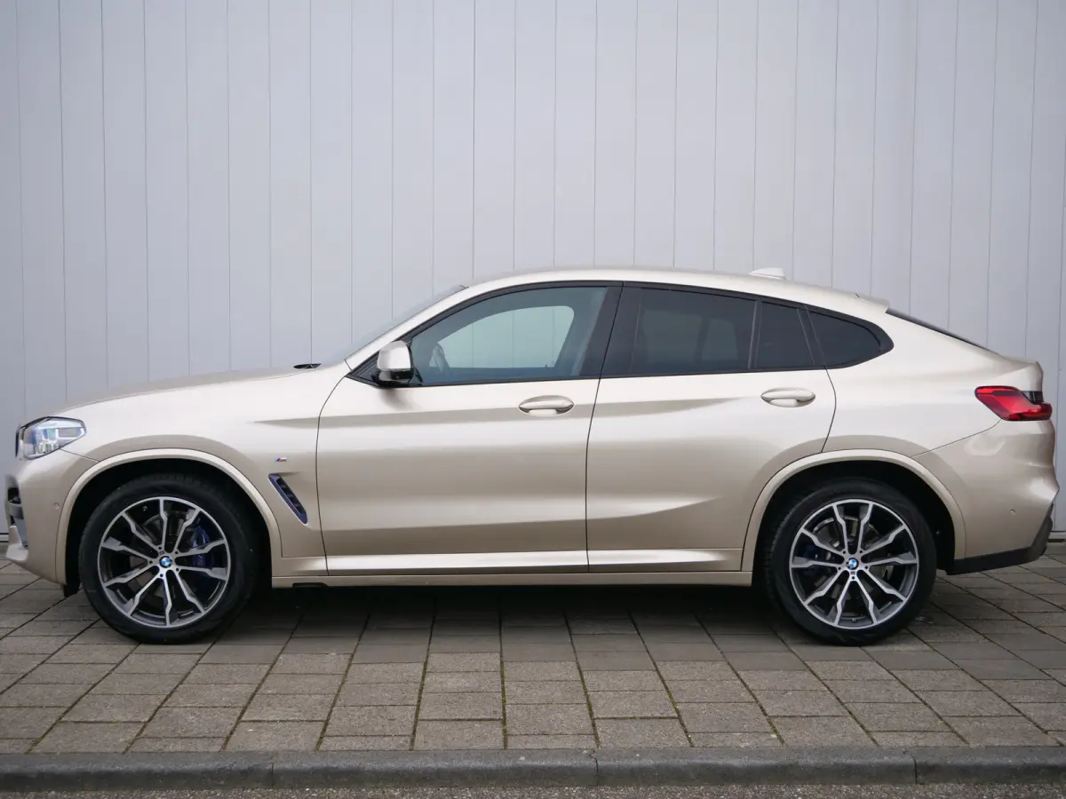 xDrive20i High Executive Edition 184 Pk Automaat M-pakket / Navigatie / DAB / Camera's / 20 inch / Trekhaak