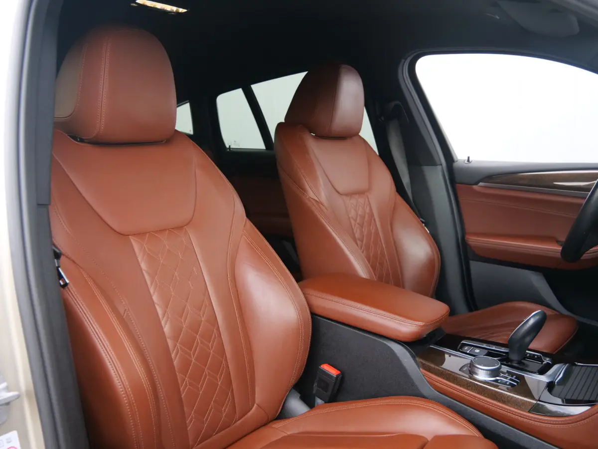 xDrive20i High Executive Edition 184 Pk Automaat M-pakket / Navigatie / DAB / Camera's / 20 inch / Trekhaak