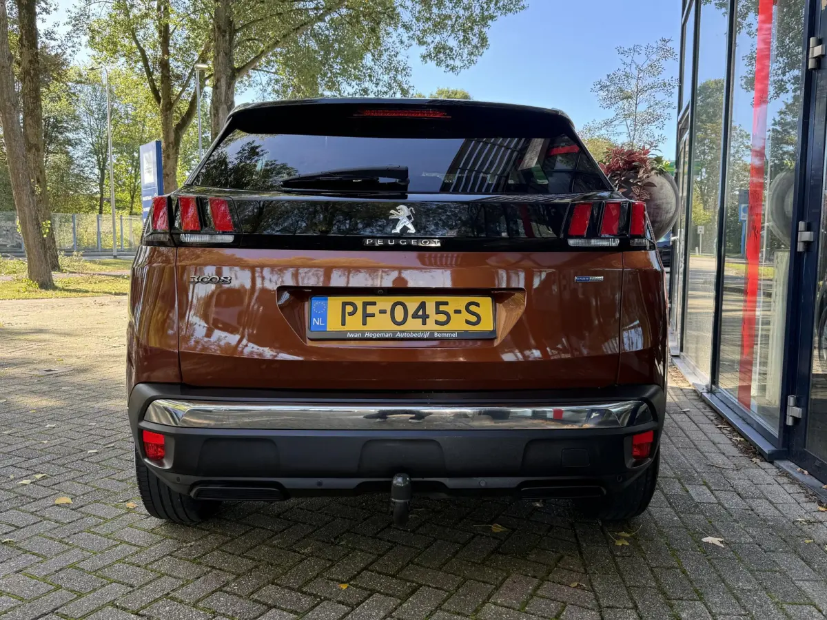 1.2 PureTech Blue Lease Executive | Trekhaak | Navigatie | Apple Carplay | Climate Control | Cruise Control | Licht metalen velgen