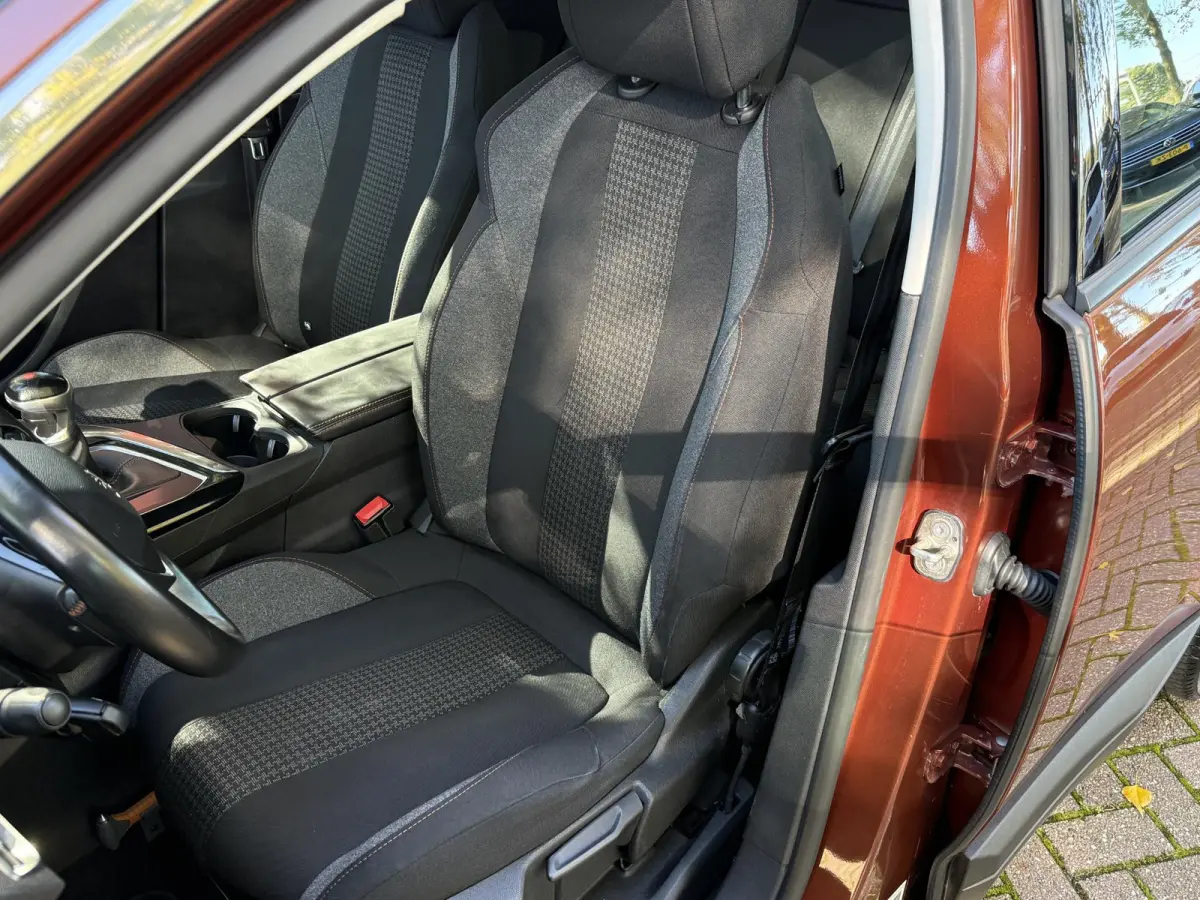 1.2 PureTech Blue Lease Executive | Trekhaak | Navigatie | Apple Carplay | Climate Control | Cruise Control | Licht metalen velgen
