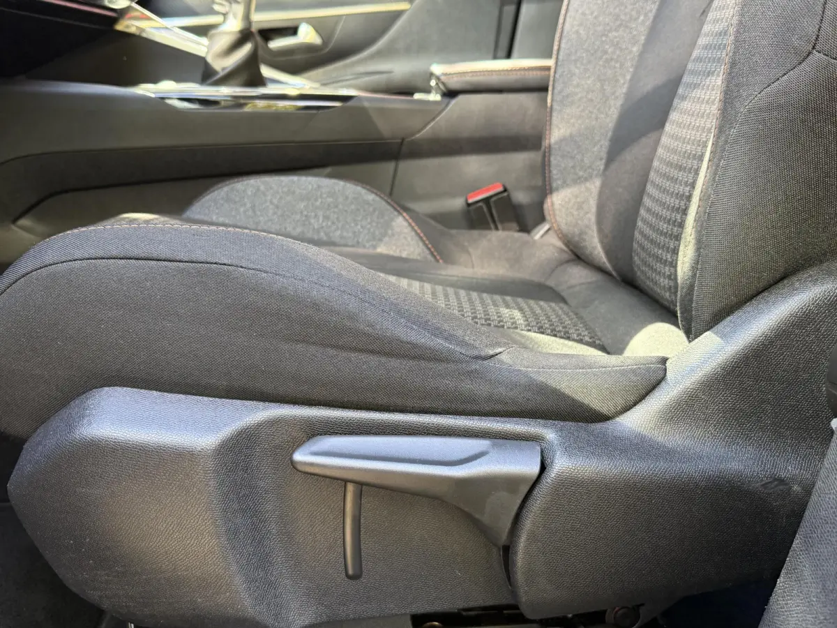 1.2 PureTech Blue Lease Executive | Trekhaak | Navigatie | Apple Carplay | Climate Control | Cruise Control | Licht metalen velgen