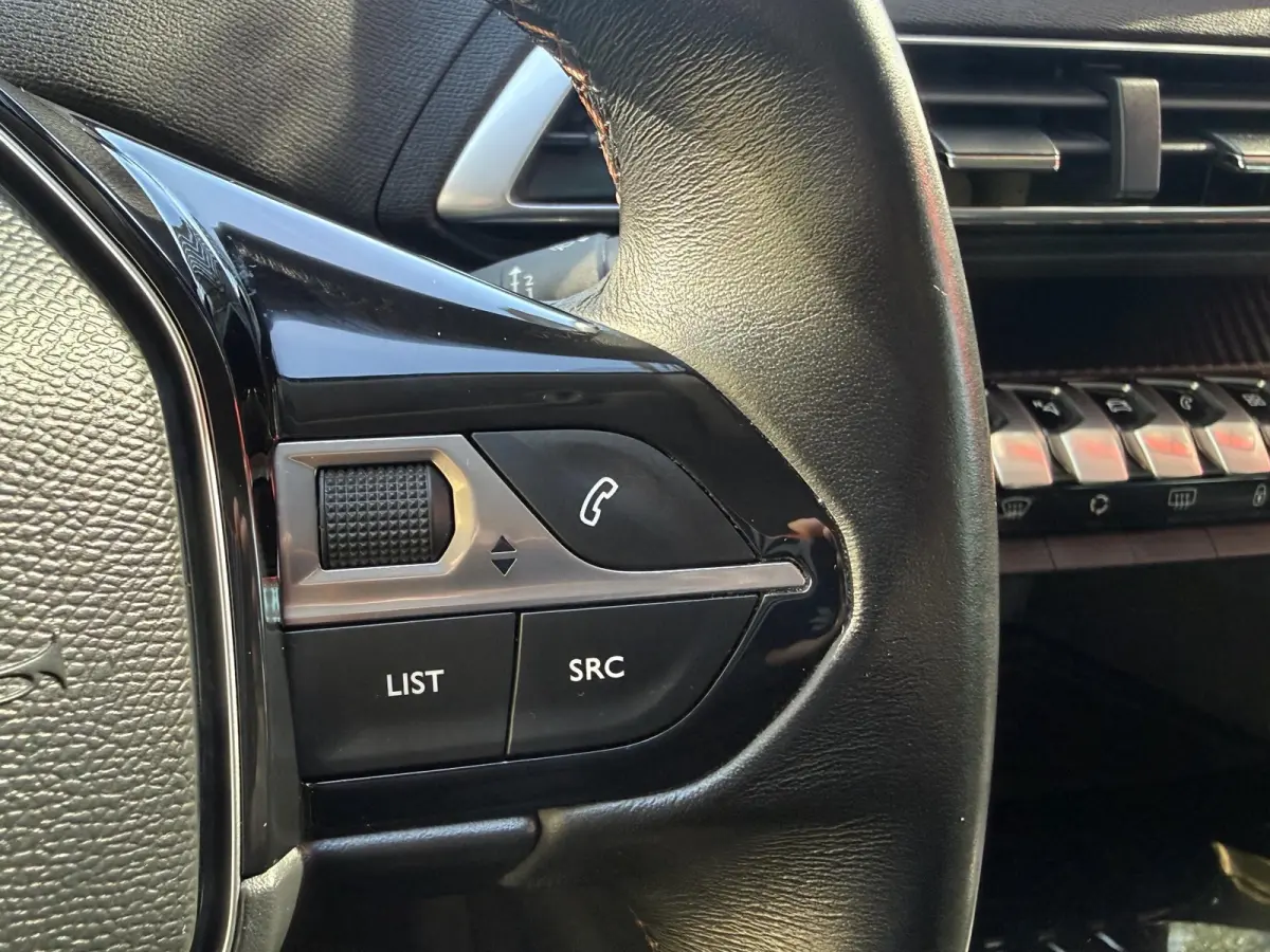 1.2 PureTech Blue Lease Executive | Trekhaak | Navigatie | Apple Carplay | Climate Control | Cruise Control | Licht metalen velgen