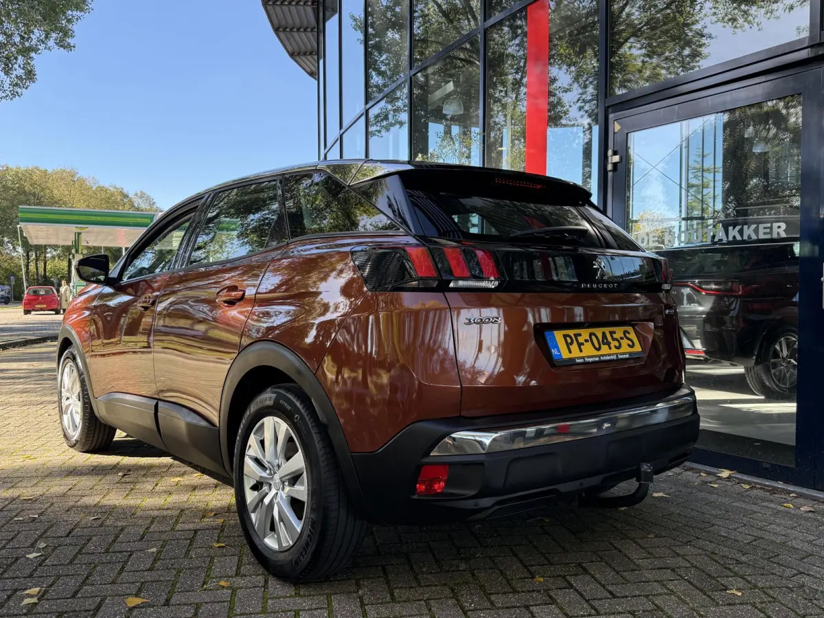 1.2 PureTech Blue Lease Executive | Trekhaak | Navigatie | Apple Carplay | Climate Control | Cruise Control | Licht metalen velgen