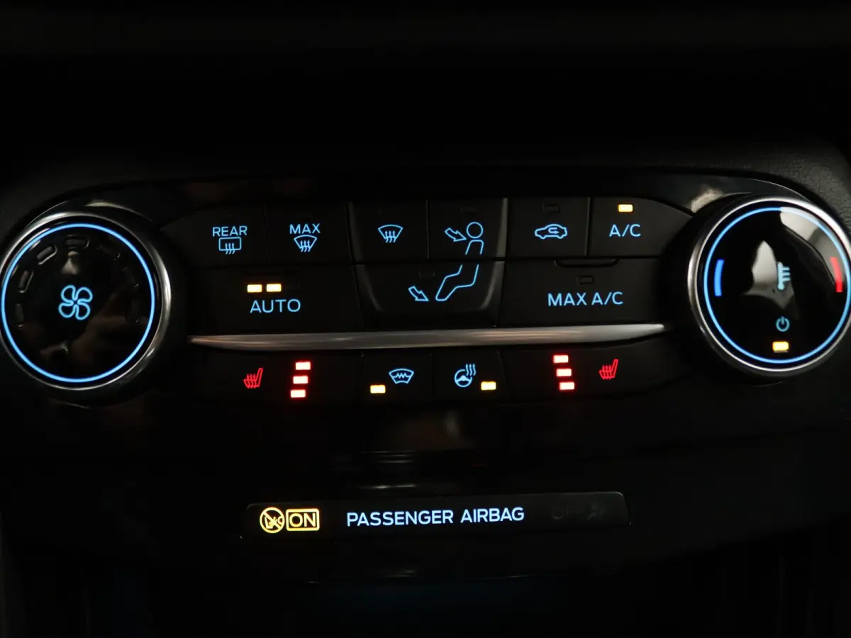 125pk EcoBoost Titanium X Apple Carplay/Android Auto | Climate