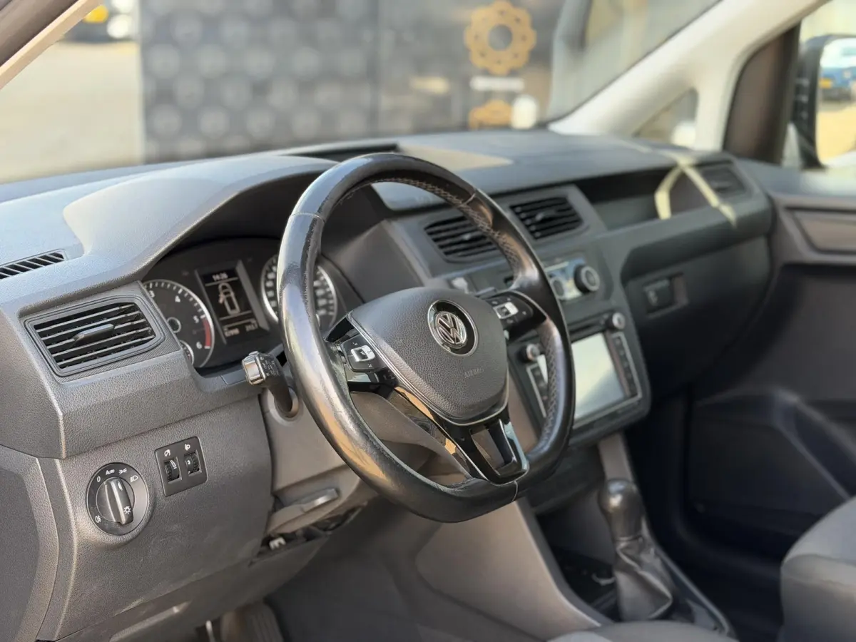 1.6 TDI L1H1 102PK | Nette Staat | van de VW Dealer | Dealeronderhouden | NL AUTO | NAP | Trekhaak | Airco | Stoelverwarming | Navigatie | Cruise Control | Parkeersensoren | 2 Sleutels | APK