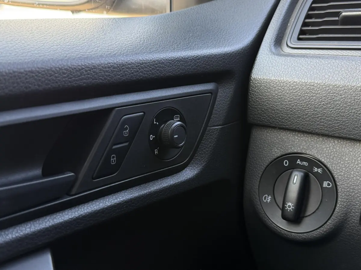 1.6 TDI L1H1 102PK | Nette Staat | van de VW Dealer | Dealeronderhouden | NL AUTO | NAP | Trekhaak | Airco | Stoelverwarming | Navigatie | Cruise Control | Parkeersensoren | 2 Sleutels | APK