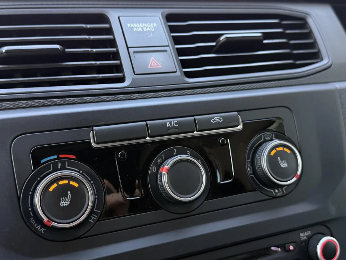 1.6 TDI L1H1 102PK | Nette Staat | van de VW Dealer | Dealeronderhouden | NL AUTO | NAP | Trekhaak | Airco | Stoelverwarming | Navigatie | Cruise Control | Parkeersensoren | 2 Sleutels | APK