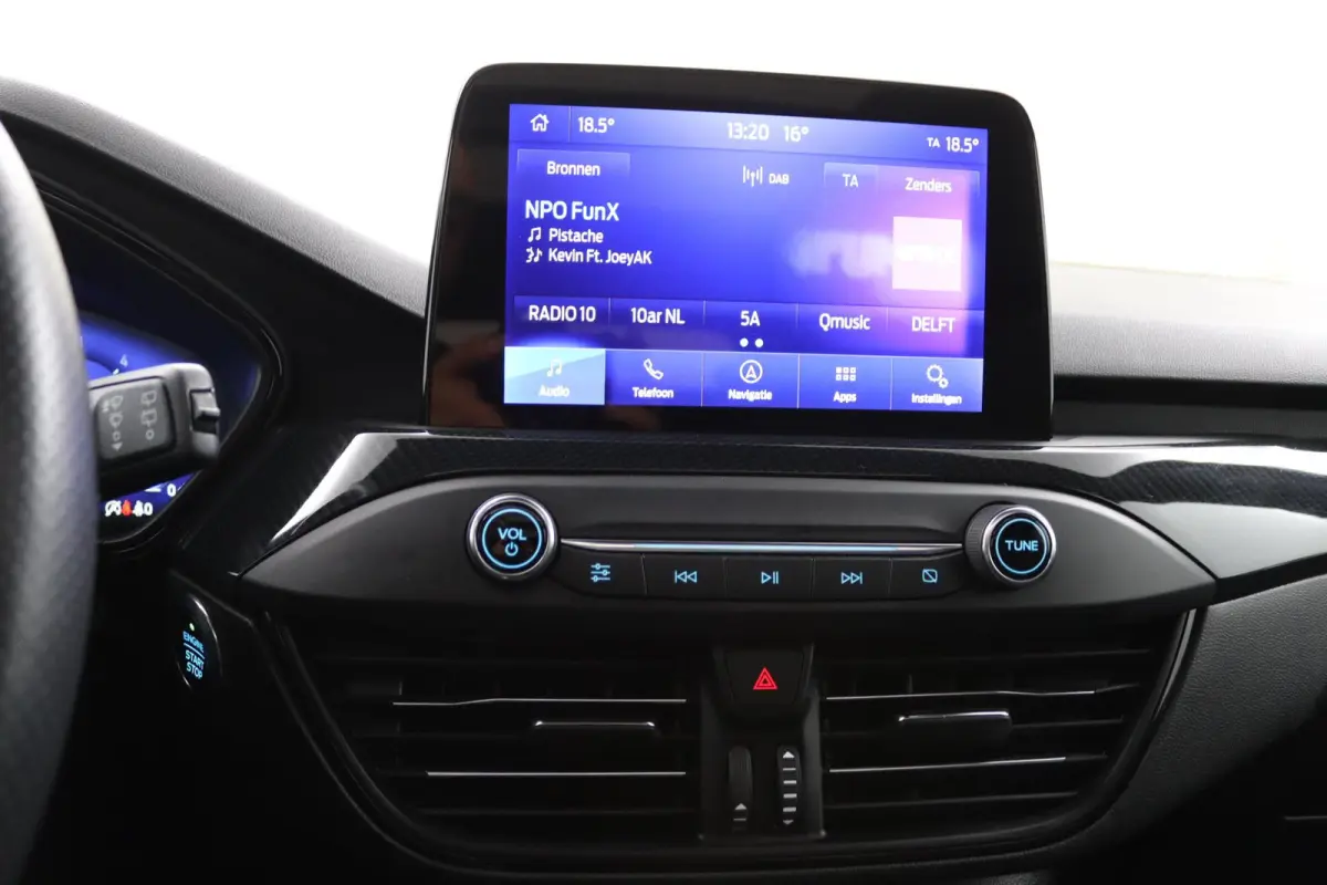 1.5 EcoBlue ST Line*PANO*LED*CAM*ECC*WINTER PAKKET