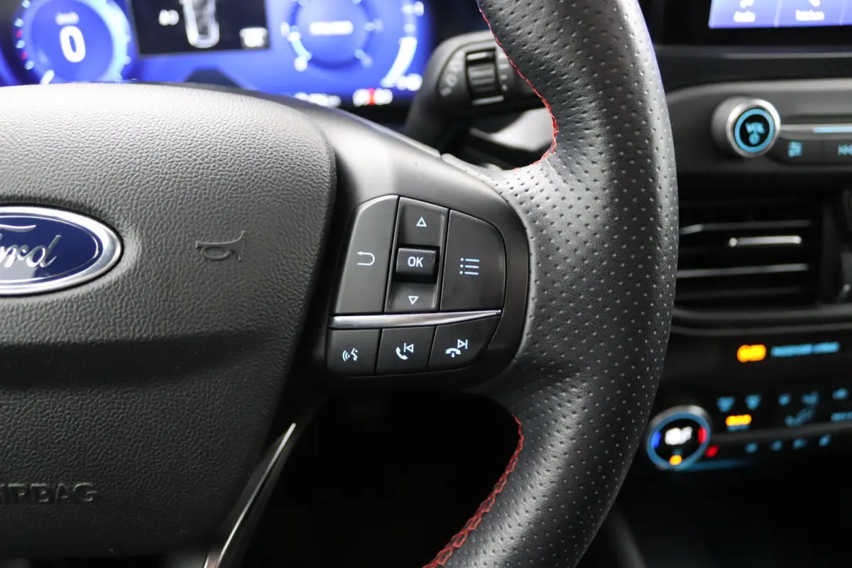 1.5 EcoBlue ST Line*PANO*LED*CAM*ECC*WINTER PAKKET