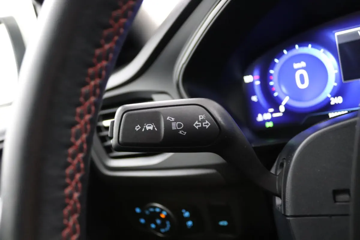 1.5 EcoBlue ST Line*PANO*LED*CAM*ECC*WINTER PAKKET