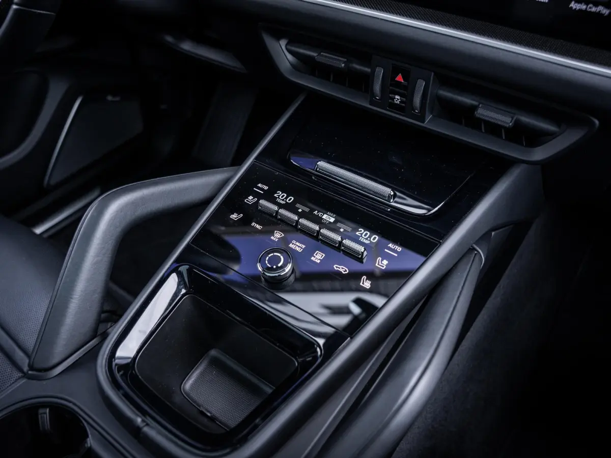 3.0 E-Hybrid - Sport Chrono l FULL SPEC! l 4WS l Pass Displ. l Burmester