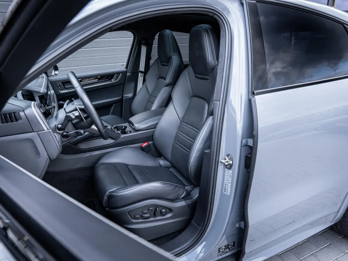 3.0 E-Hybrid - Sport Chrono l FULL SPEC! l 4WS l Pass Displ. l Burmester