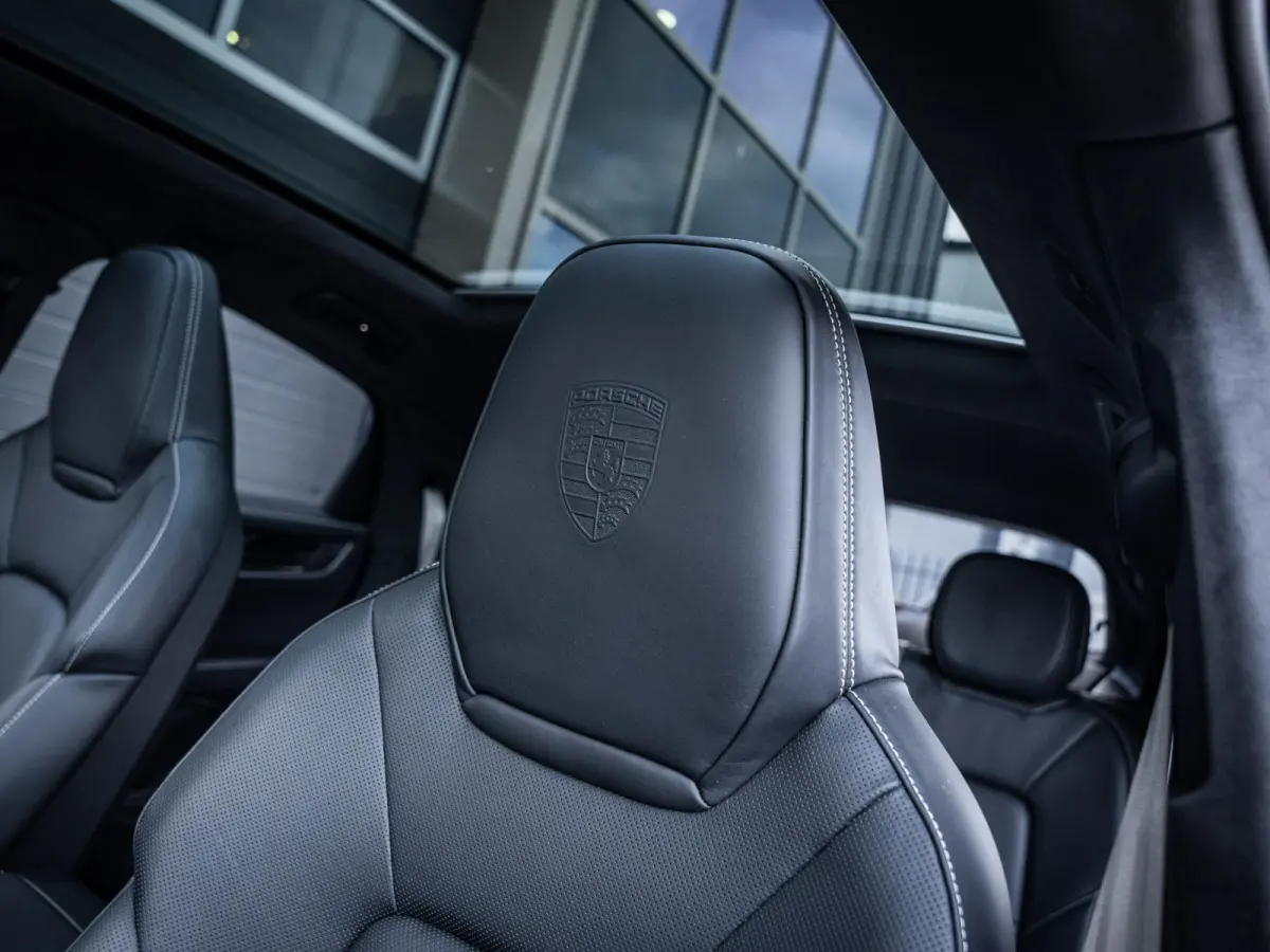 3.0 E-Hybrid - Sport Chrono l FULL SPEC! l 4WS l Pass Displ. l Burmester