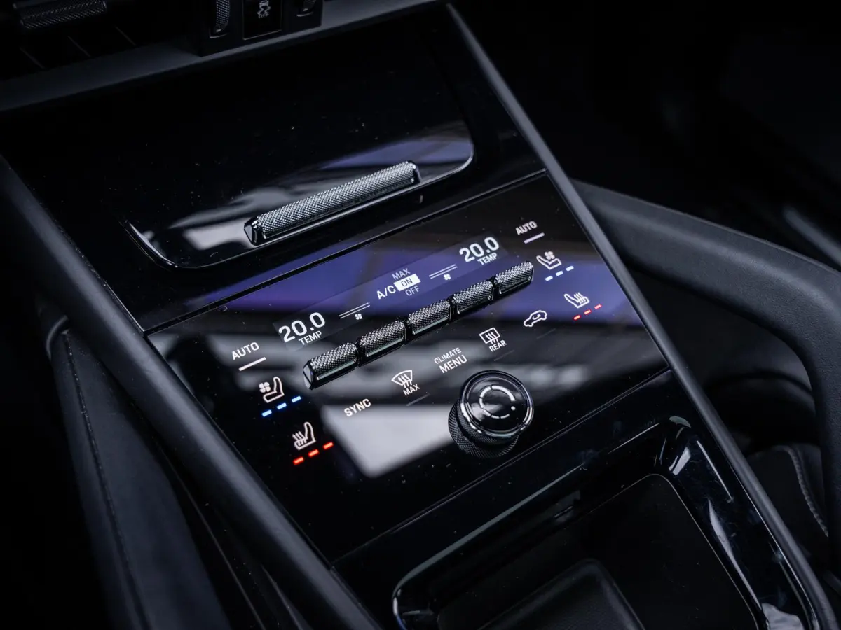 3.0 E-Hybrid - Sport Chrono l FULL SPEC! l 4WS l Pass Displ. l Burmester