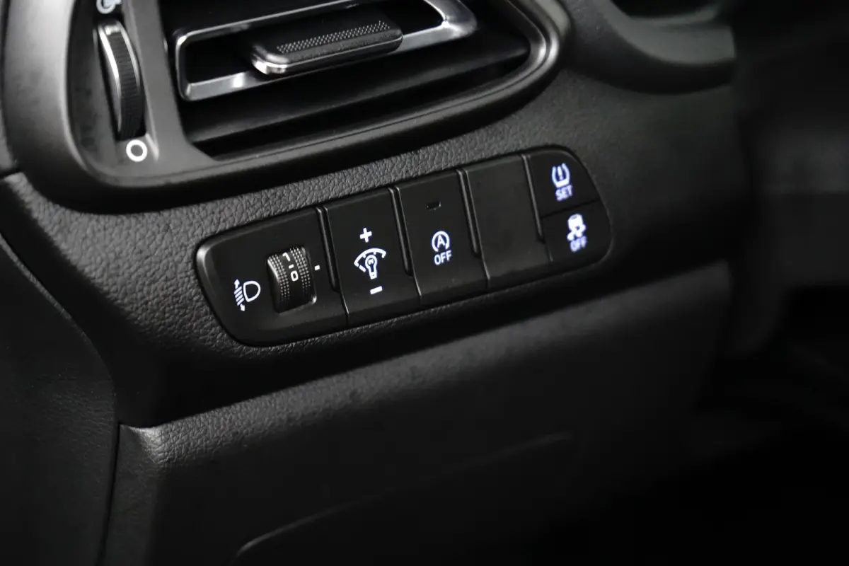 Prime Mild-Hybrid | Stoelverwarming voor | Stuurverwarming | Climate Control | Automaat | Adaptieve Cruise Control | Apple Carplay | Android Auto | Stoelgeheugen Functie |