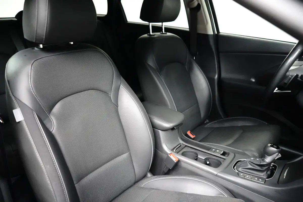 Prime Mild-Hybrid | Stoelverwarming voor | Stuurverwarming | Climate Control | Automaat | Adaptieve Cruise Control | Apple Carplay | Android Auto | Stoelgeheugen Functie |