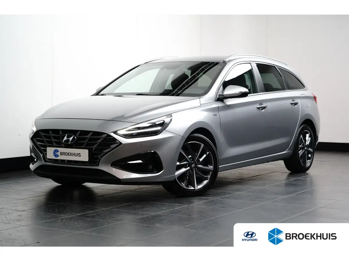 Prime Mild-Hybrid | Stoelverwarming voor | Stuurverwarming | Climate Control | Automaat | Adaptieve Cruise Control | Apple Carplay | Android Auto | Stoelgeheugen Functie |