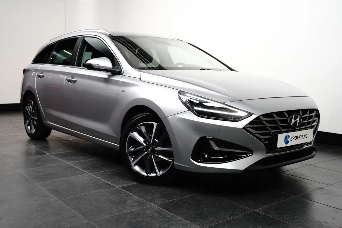 Prime Mild-Hybrid | Stoelverwarming voor | Stuurverwarming | Climate Control | Automaat | Adaptieve Cruise Control | Apple Carplay | Android Auto | Stoelgeheugen Functie |