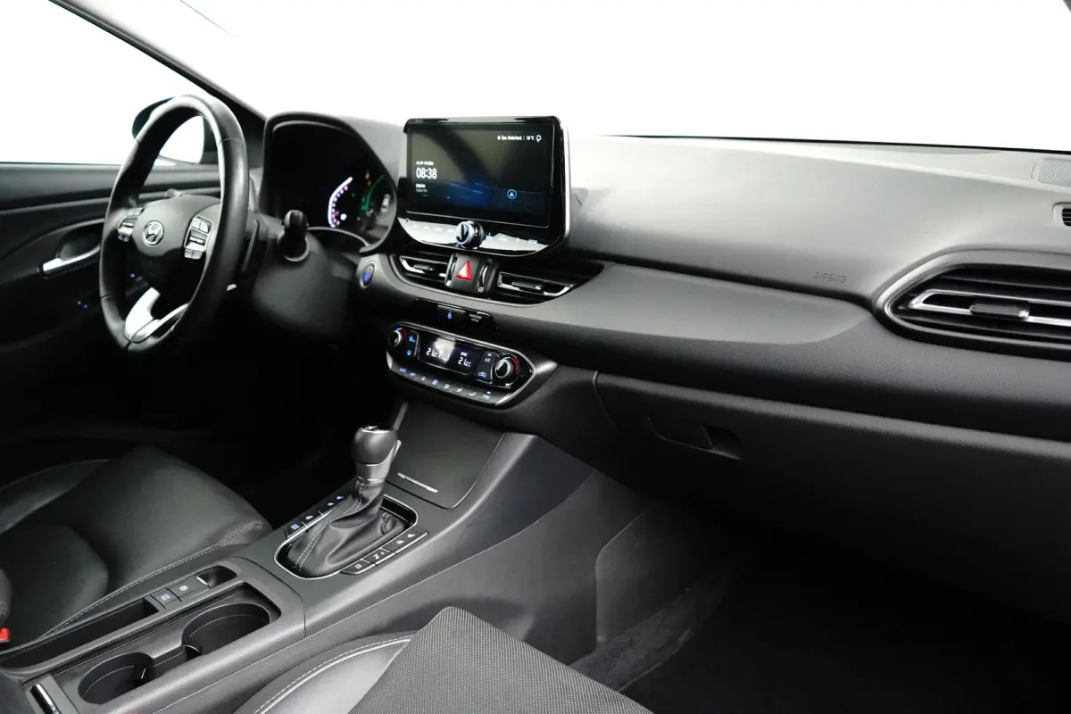 Prime Mild-Hybrid | Stoelverwarming voor | Stuurverwarming | Climate Control | Automaat | Adaptieve Cruise Control | Apple Carplay | Android Auto | Stoelgeheugen Functie |