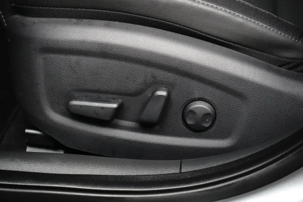 Prime Mild-Hybrid | Stoelverwarming voor | Stuurverwarming | Climate Control | Automaat | Adaptieve Cruise Control | Apple Carplay | Android Auto | Stoelgeheugen Functie |