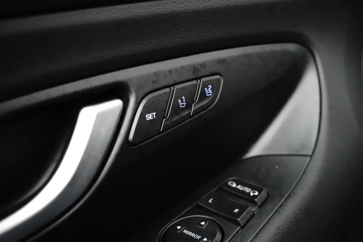 Prime Mild-Hybrid | Stoelverwarming voor | Stuurverwarming | Climate Control | Automaat | Adaptieve Cruise Control | Apple Carplay | Android Auto | Stoelgeheugen Functie |