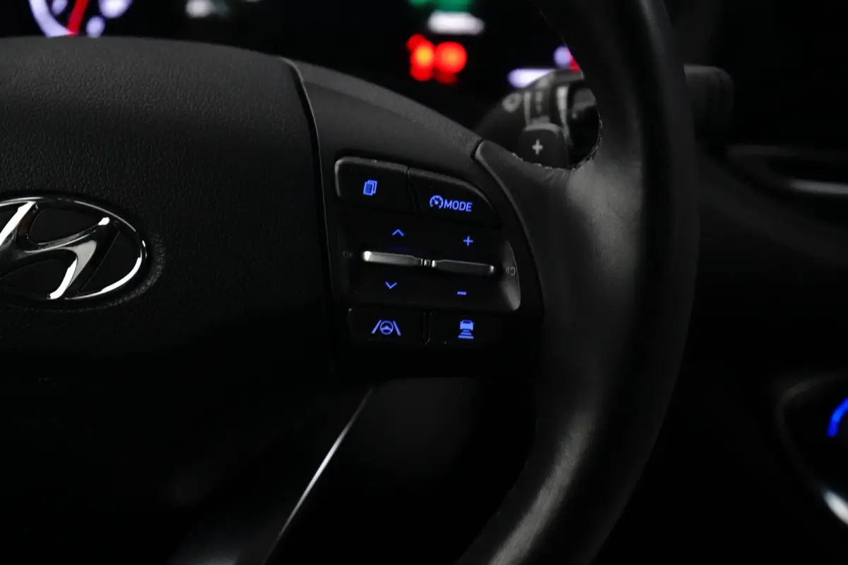 Prime Mild-Hybrid | Stoelverwarming voor | Stuurverwarming | Climate Control | Automaat | Adaptieve Cruise Control | Apple Carplay | Android Auto | Stoelgeheugen Functie |