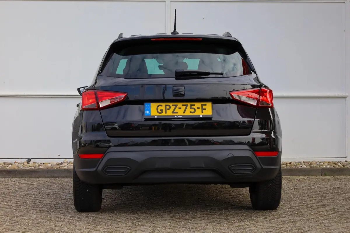 1.0 EcoTSI 115pk Style Business Connect | Parkeersensor | Stoelverwarming | LM Velgen 18"
