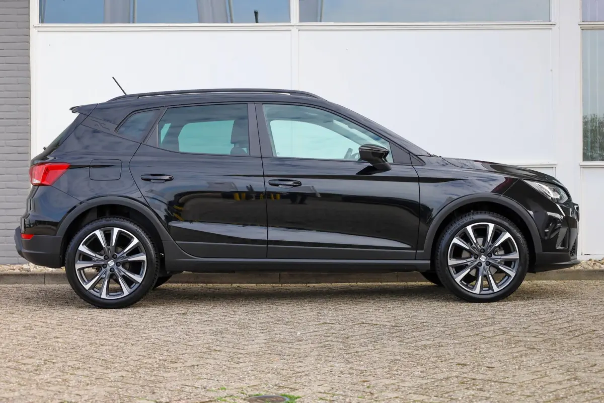 1.0 EcoTSI 115pk Style Business Connect | Parkeersensor | Stoelverwarming | LM Velgen 18"